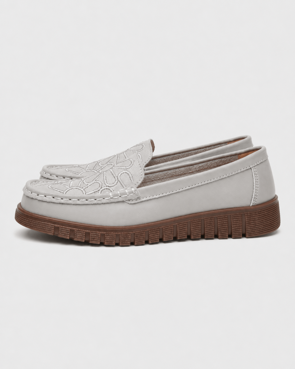 Loafers Signature Women's Embroidered Cow Leather Loafers