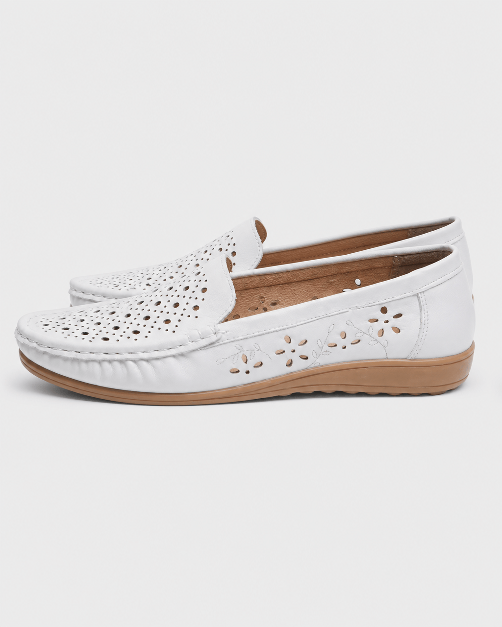 Loafers Signature Women's Perforated Platform Flats