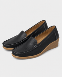Loafers Signature Women's Split Leather Loafer Flats