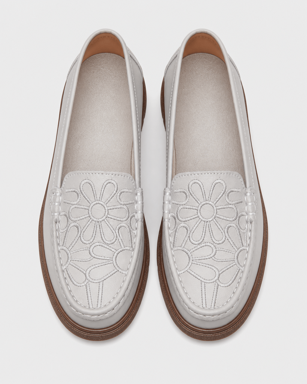 Loafers Signature Women's Embroidered Cow Leather Loafers